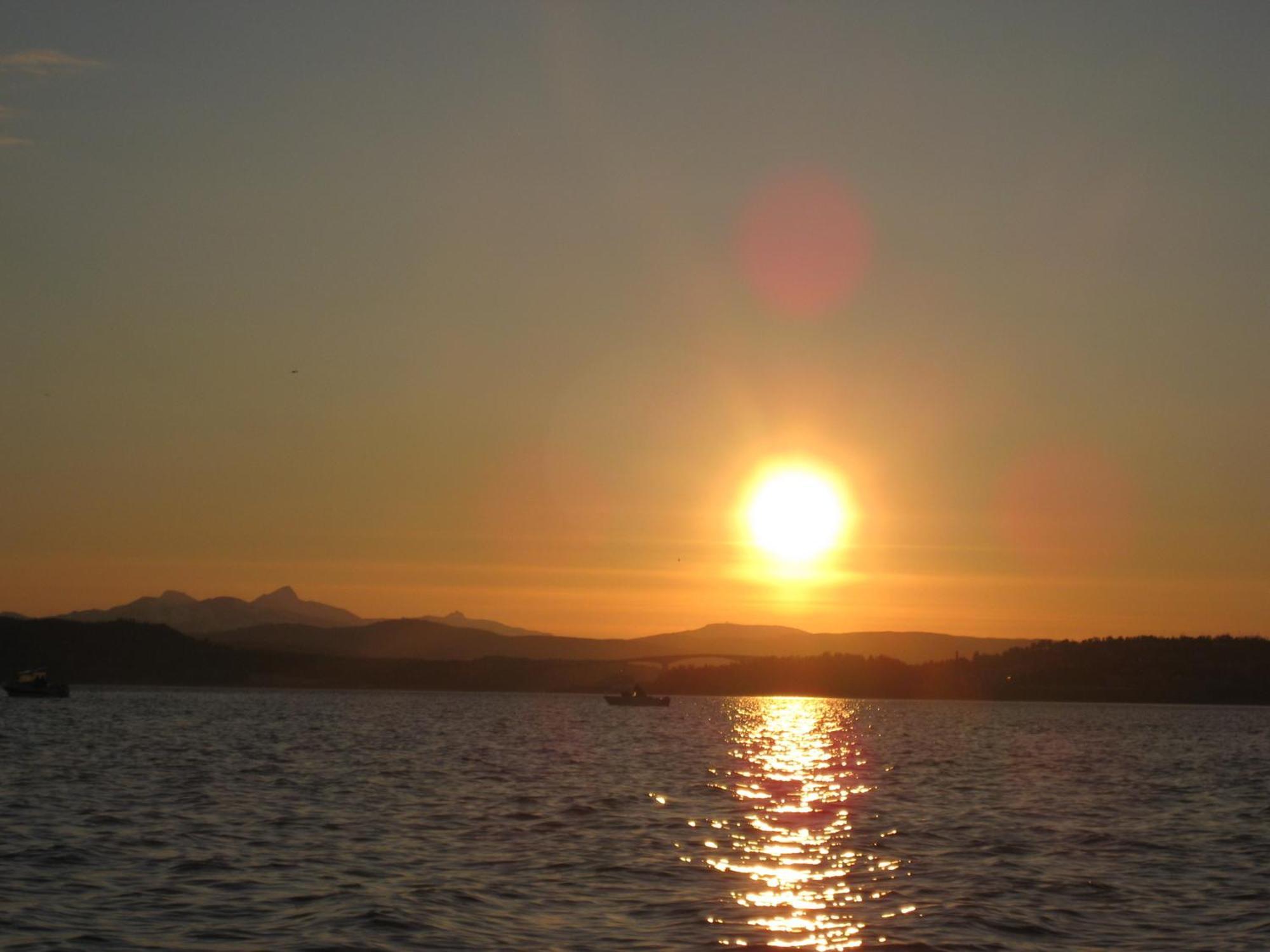Furoy Hotel Apartments And Boating Sorreisa Buitenkant foto