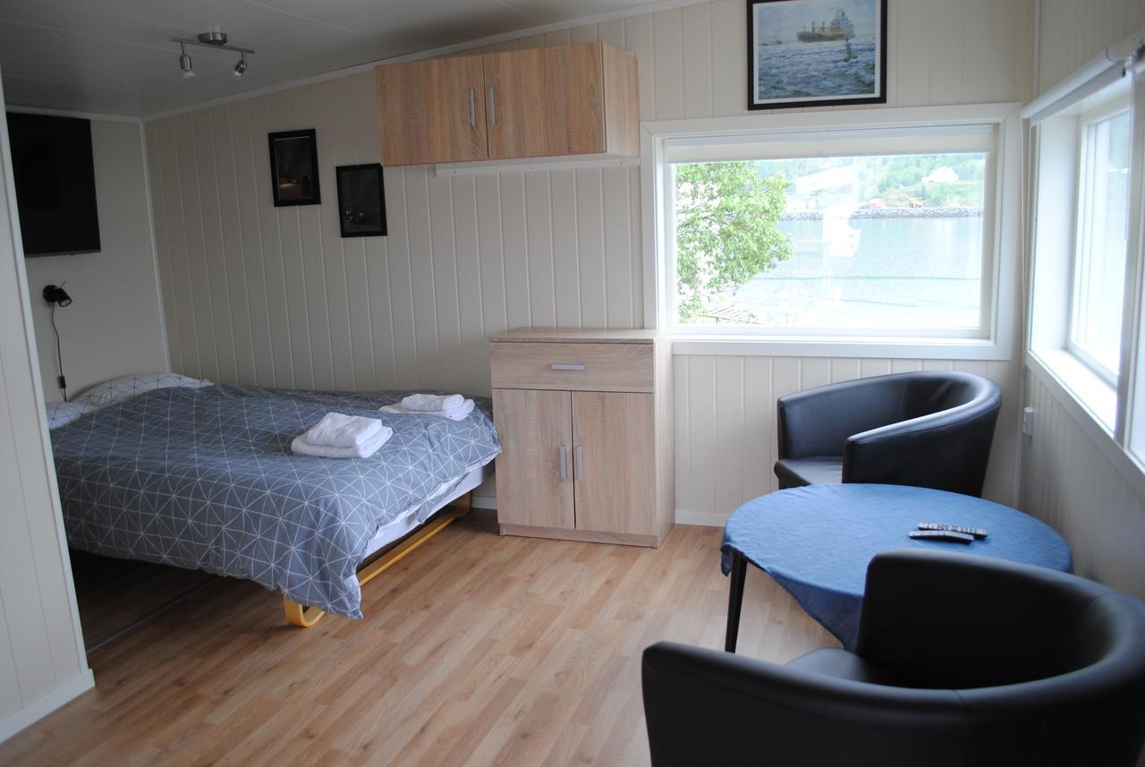 Furoy Hotel Apartments And Boating Sorreisa Buitenkant foto