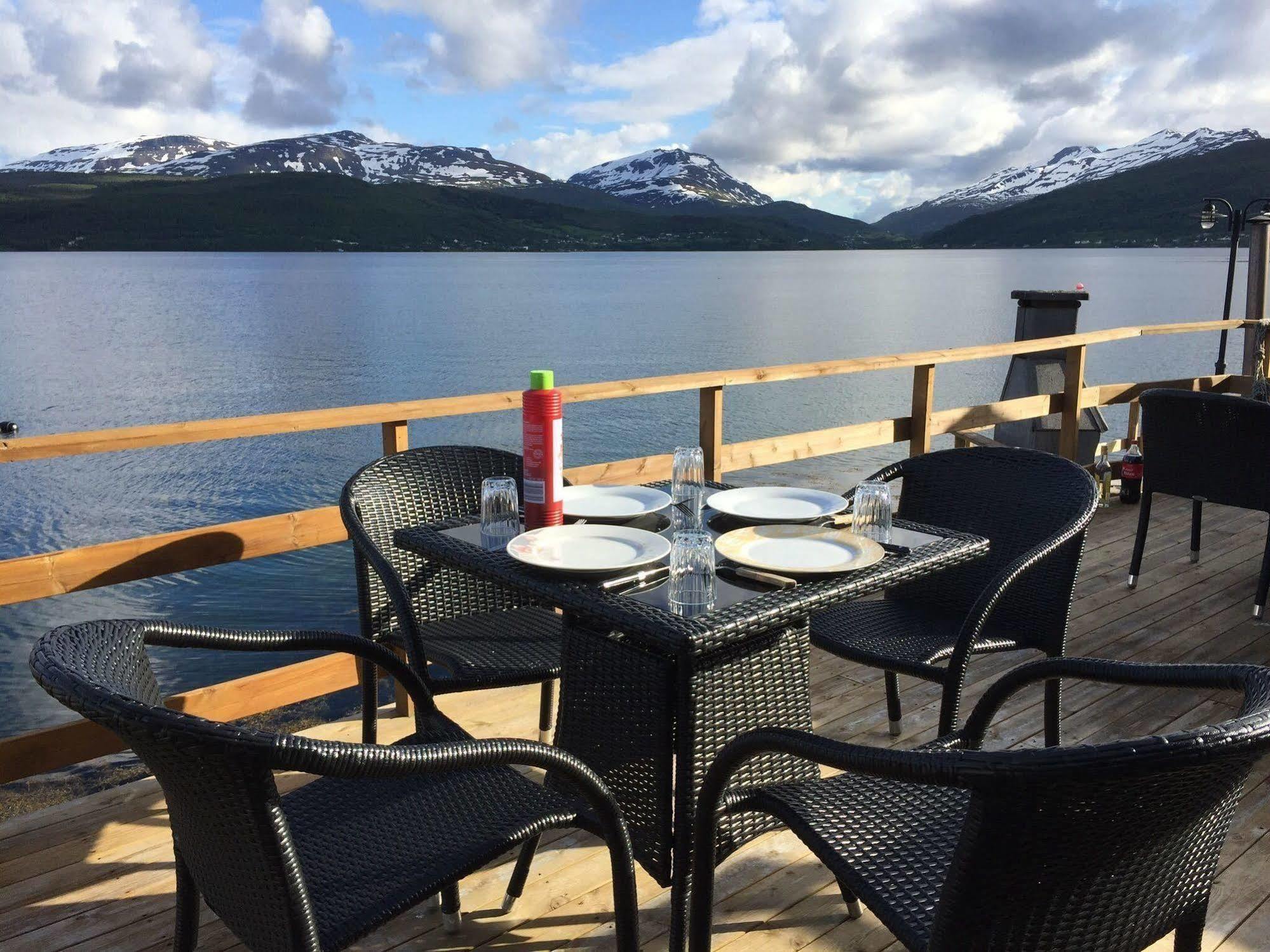 Furoy Hotel Apartments And Boating Sorreisa Buitenkant foto