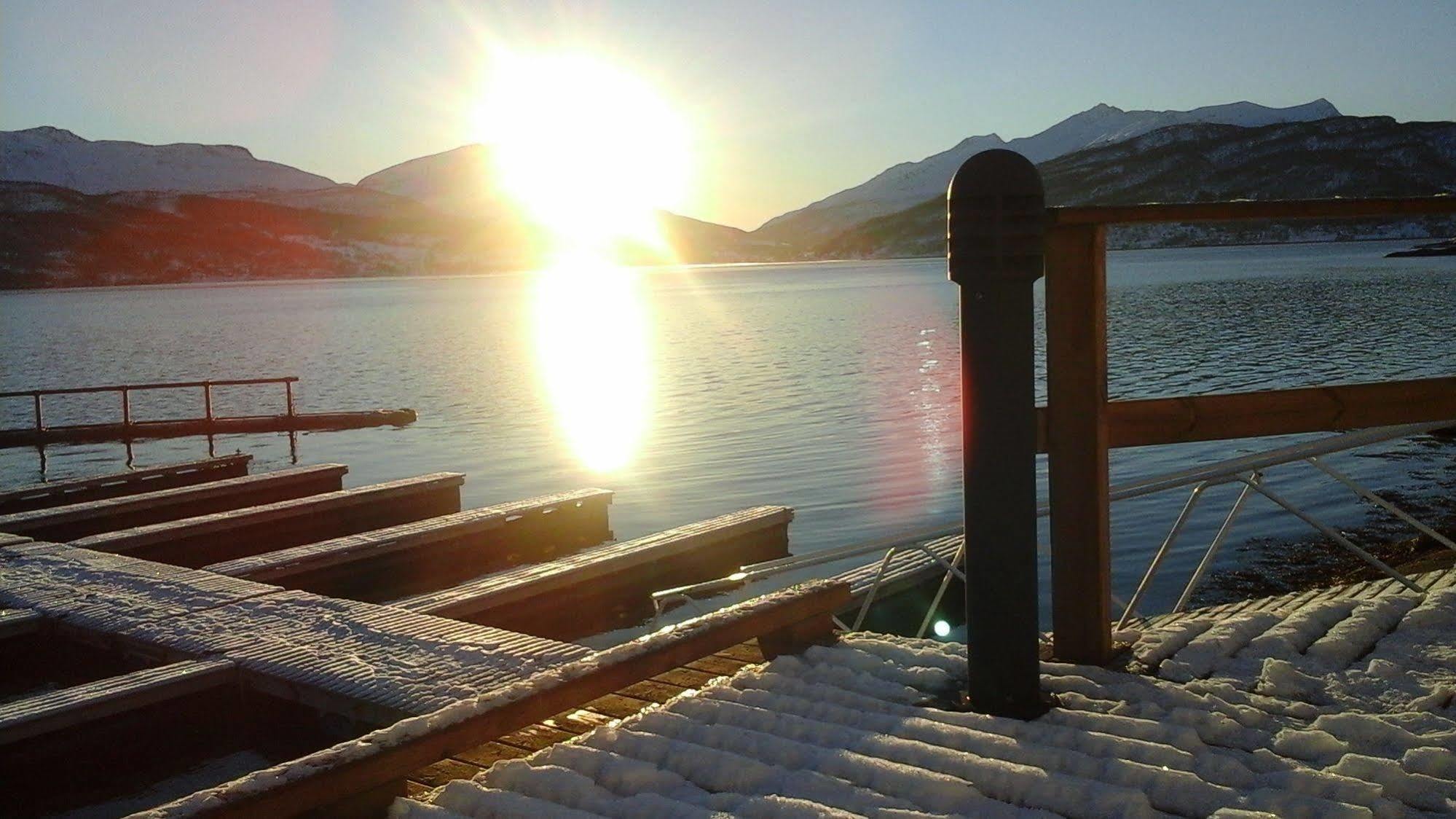 Furoy Hotel Apartments And Boating Sorreisa Buitenkant foto